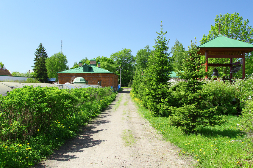 Территория Свято-Успенского девичьего монастыря