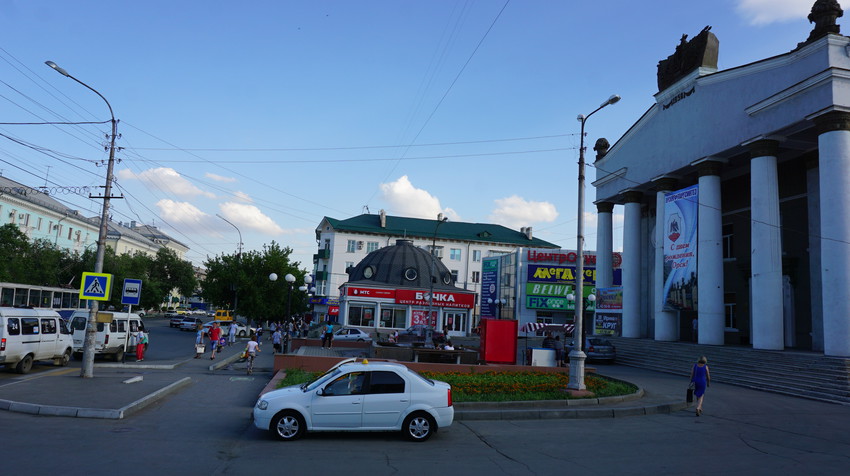 Нефтяников.