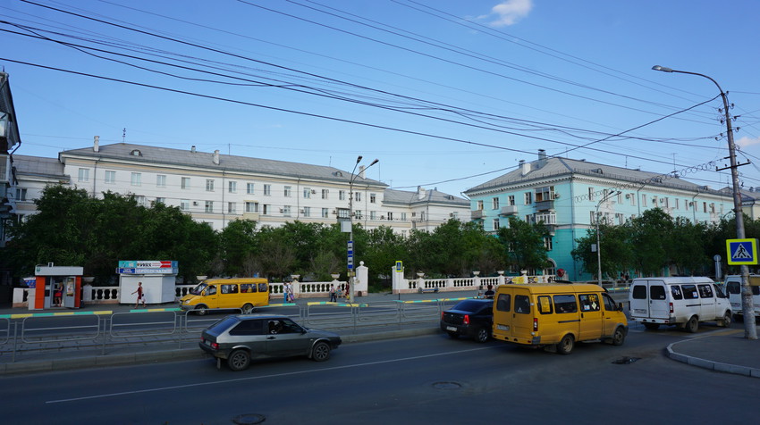 Нефтяников.