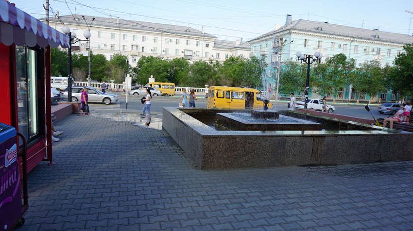 Фонтан на нефтяников.