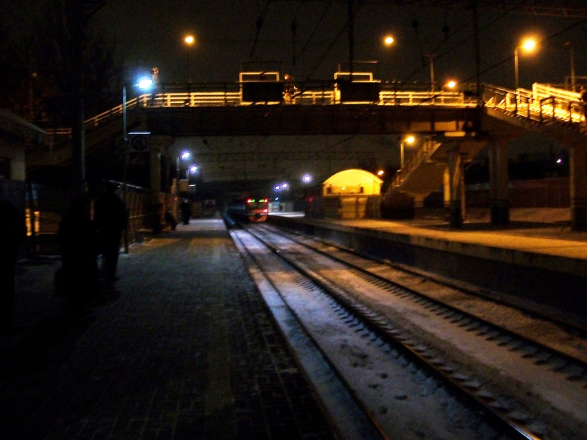 Станция Косино. Вечер.