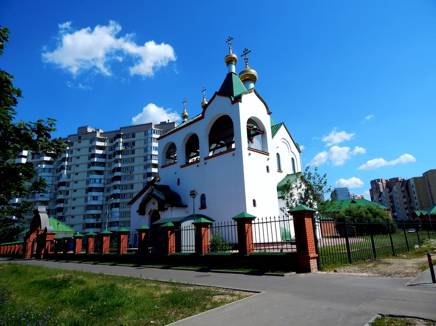 Церковь Всех Святых, в земле Российской просиявших в Новокосино.