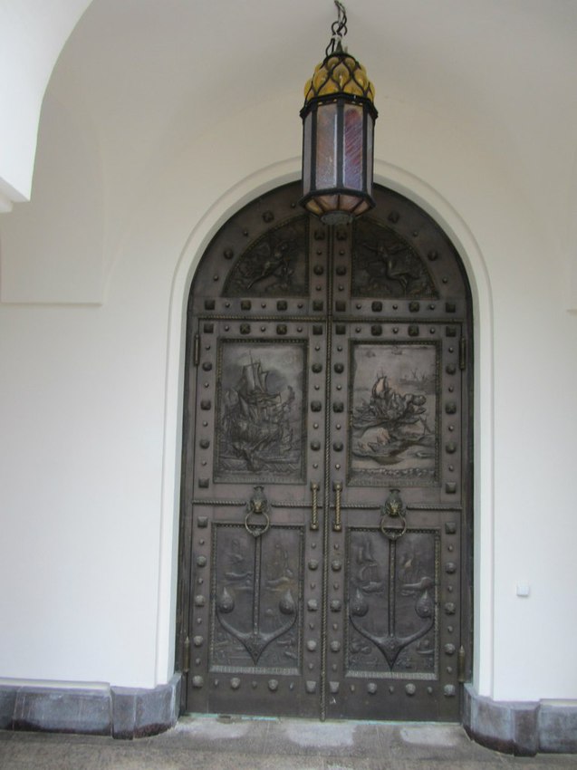 Краколье, Троицкий храм, двери