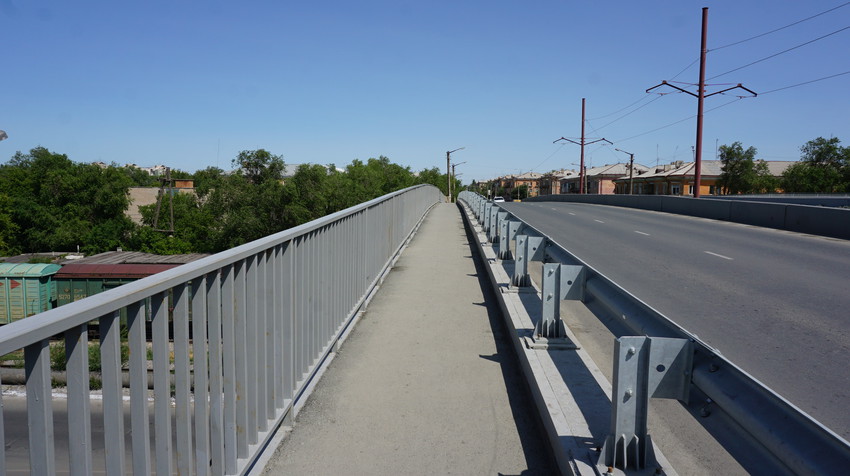 Автомобильный мост через ж\д путь.