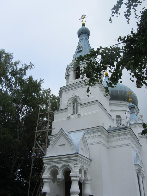 Церковь Георгия Победоносца в деревне Ложголово.
