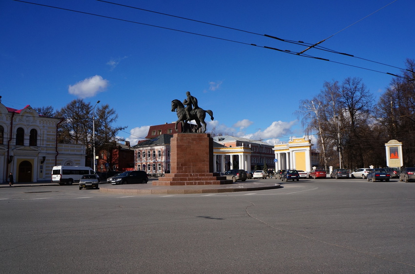 Памятник Олегу Рязанскому