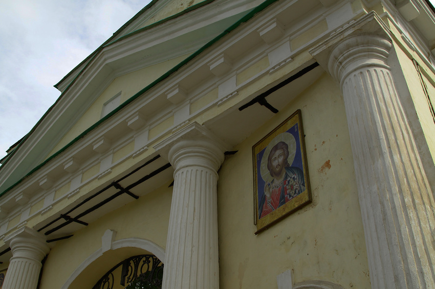 Святые Врата мужского монастыря