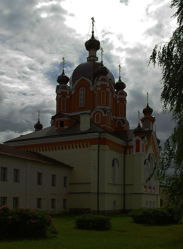 Крестовоздвиженская церковь