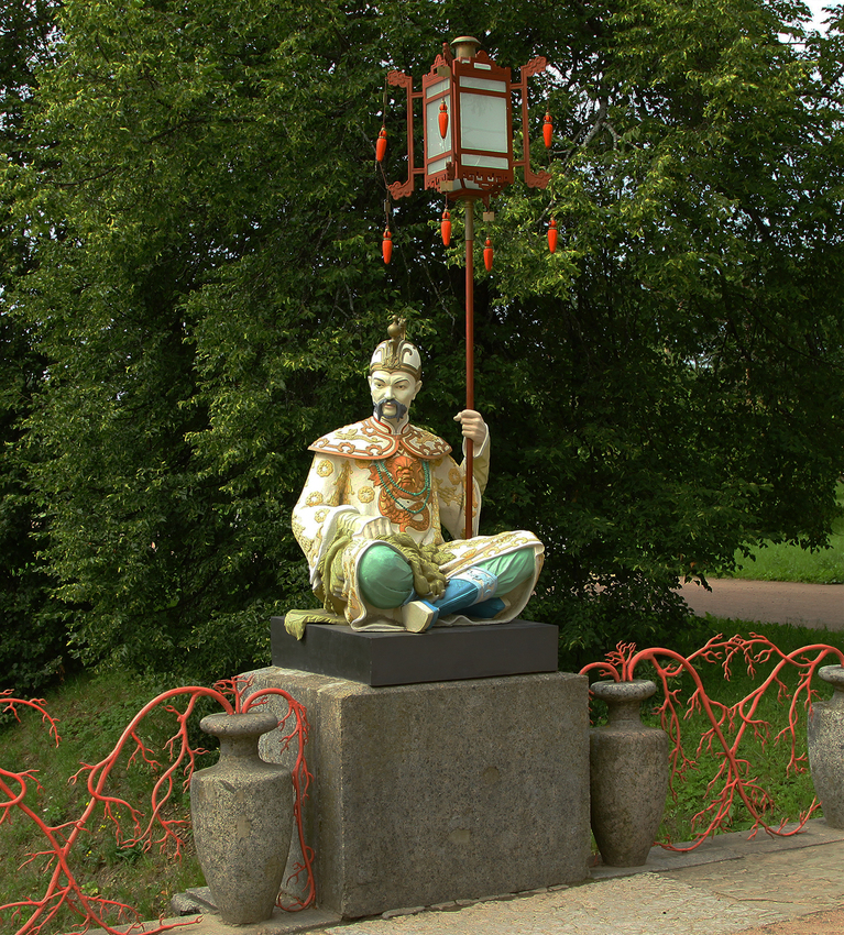 Фигура на Большом Китайском мосту