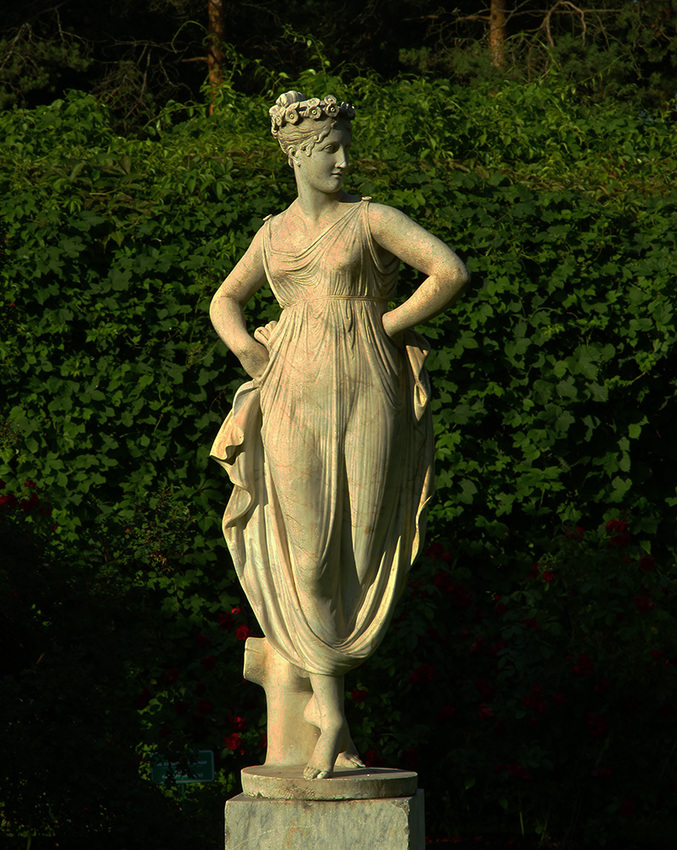 Статуя &quot;Танцовщица&quot;