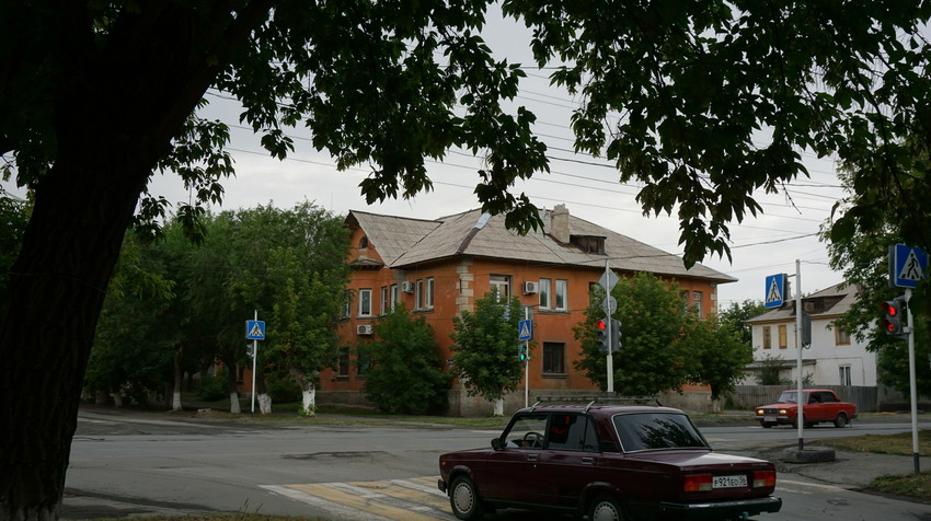 На Новосибирской улице.