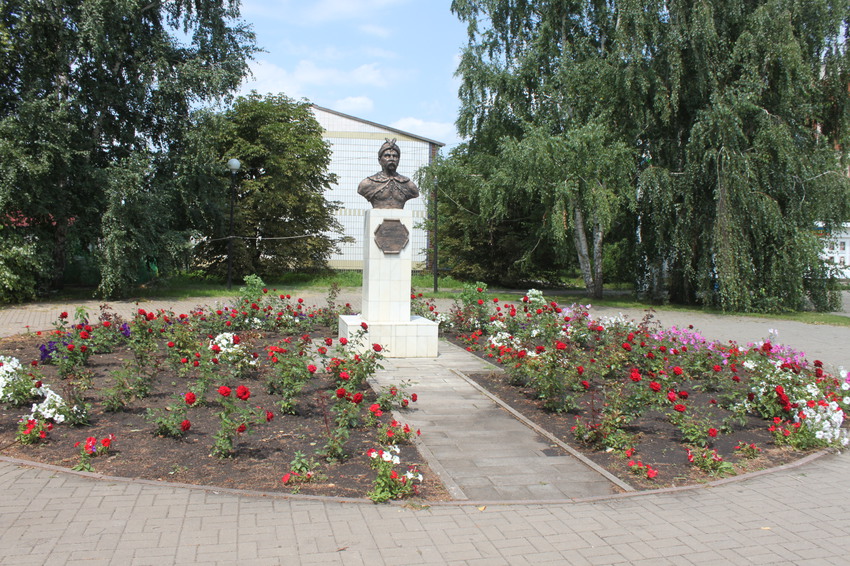 Ровеньки. Памятник Богдану Хмельницкому.