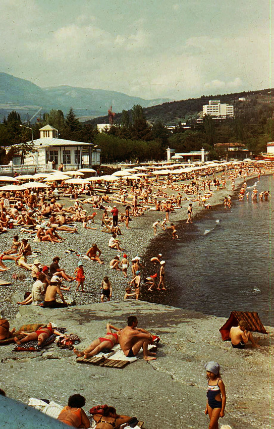 Алушта, пляж - май 1987 года