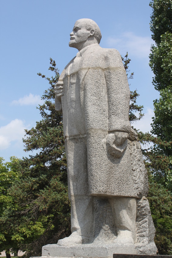 Ровеньки. Памятник В.И. Ленину.