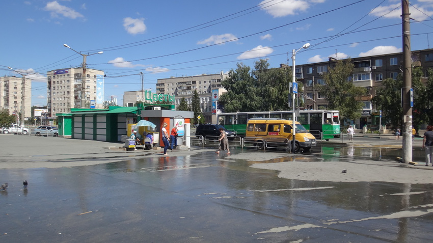 В орске на неделю. Остановка Луч Орск. Орск город Луч. Остановка Луч город Орск. Орск проспект Ленина остановка Луч.