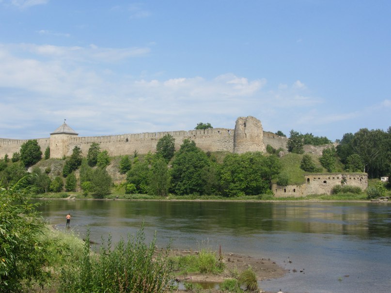 Ивангородская крепость, вид с эстонской стороны