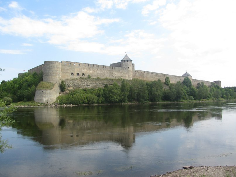 Ивангородская крепость, вид с эстонской стороны