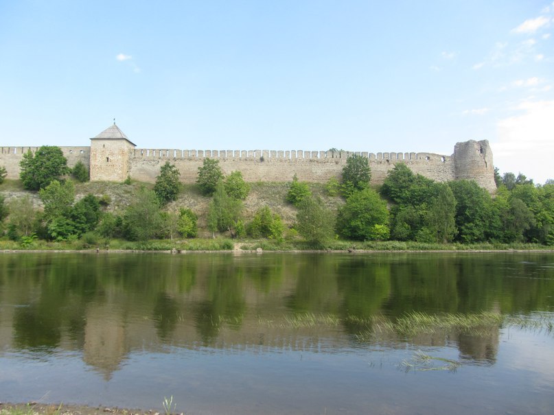 вид с эстонской стороны на Ивангород