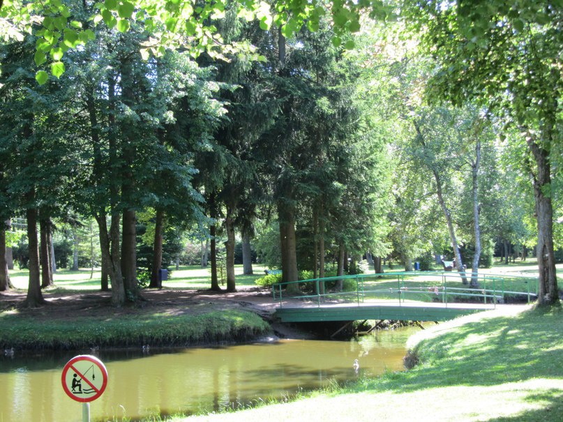 Усть-Нарва, в парке