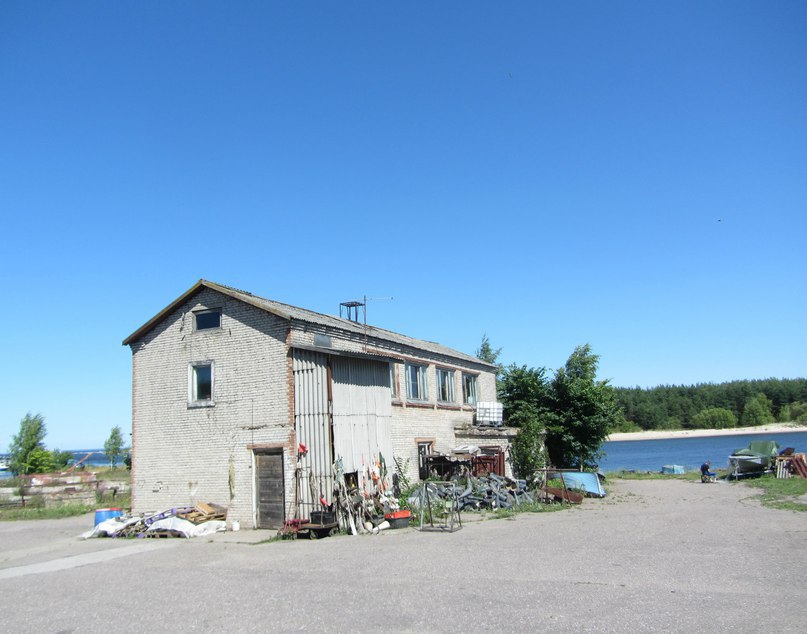 Усть-Нарва,  на территории бывшего рыбосовхоза
