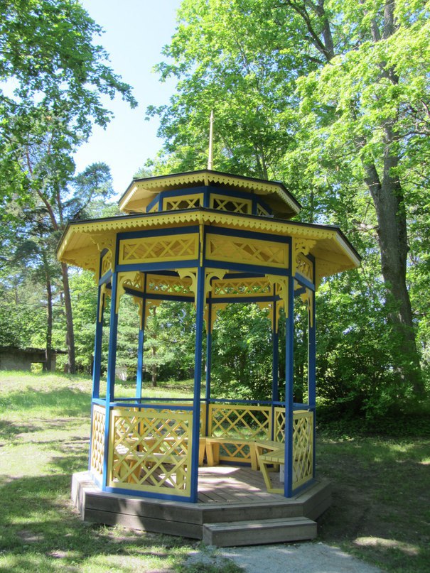 Усть-Нарва, беседка