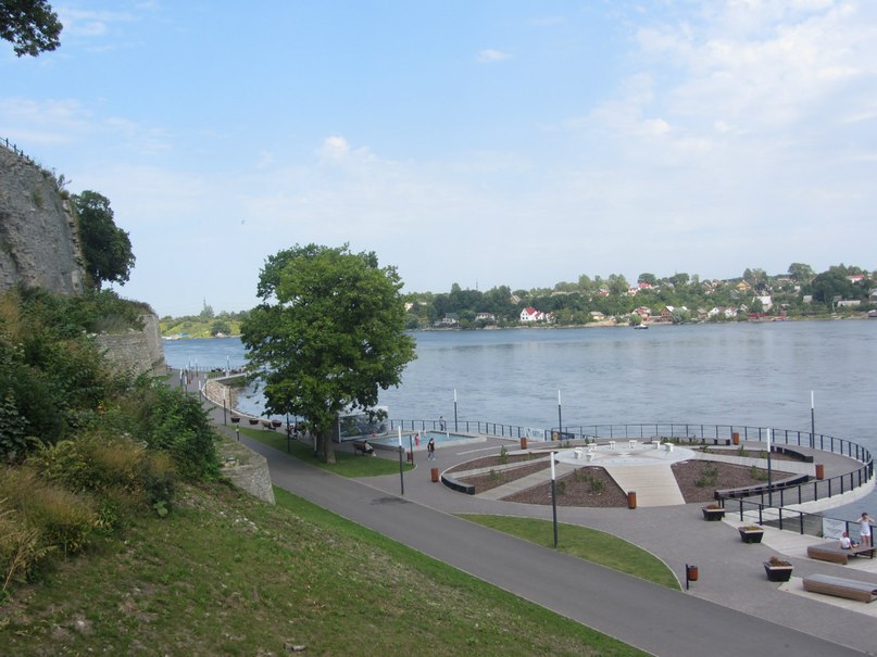 Нарва, вид на площадь солнца