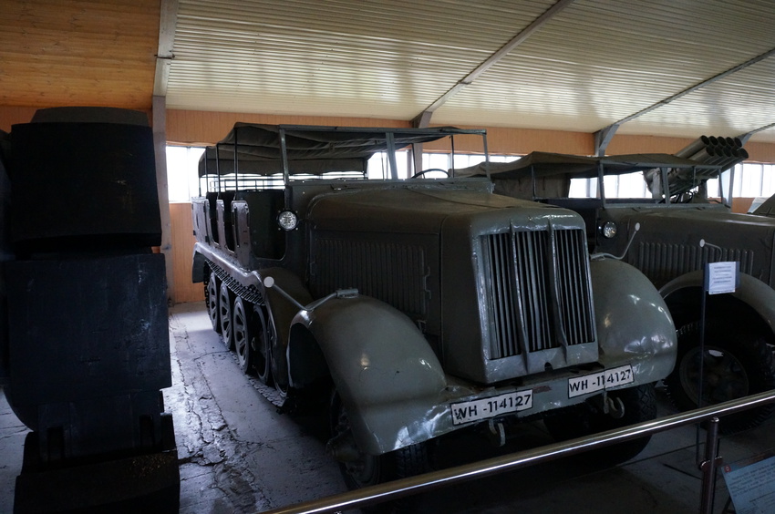 Павильон: Бронированные машины фашистской Германии