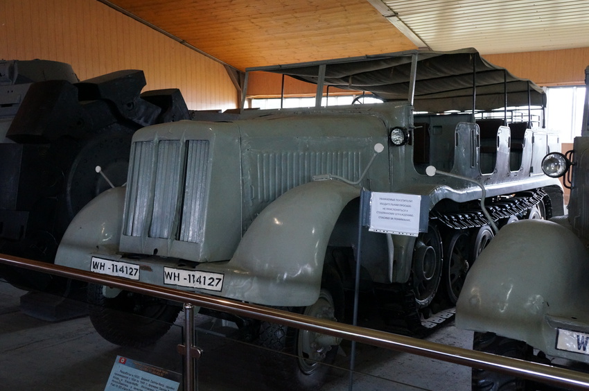 Павильон: Бронированные машины фашистской Германии