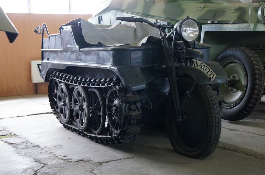 Павильон: Бронированные машины фашистской Германии