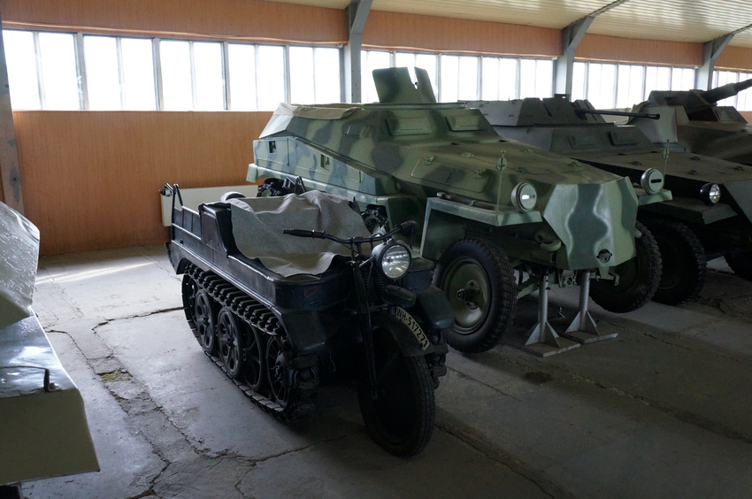 Павильон: Бронированные машины фашистской Германии