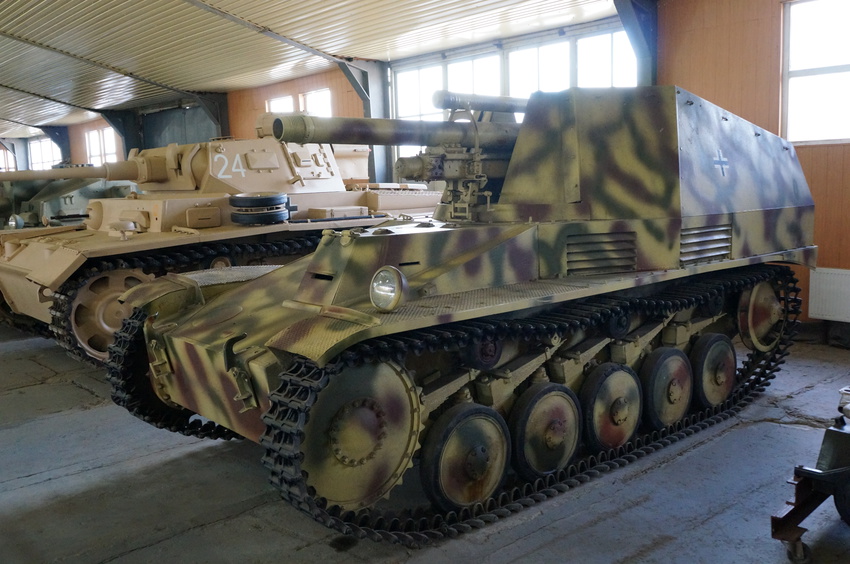 Павильон: Бронированные машины фашистской Германии