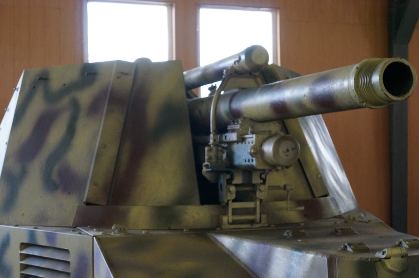 Павильон: Бронированные машины фашистской Германии