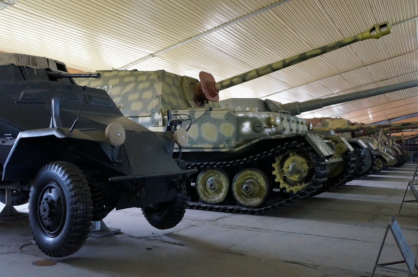 Павильон: Бронированные машины фашистской Германии