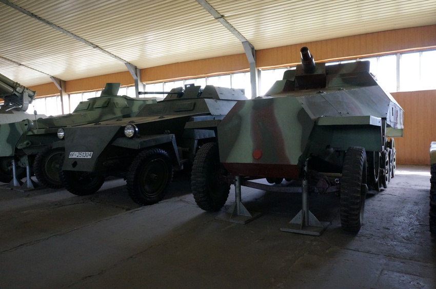 Павильон: Бронированные машины фашистской Германии