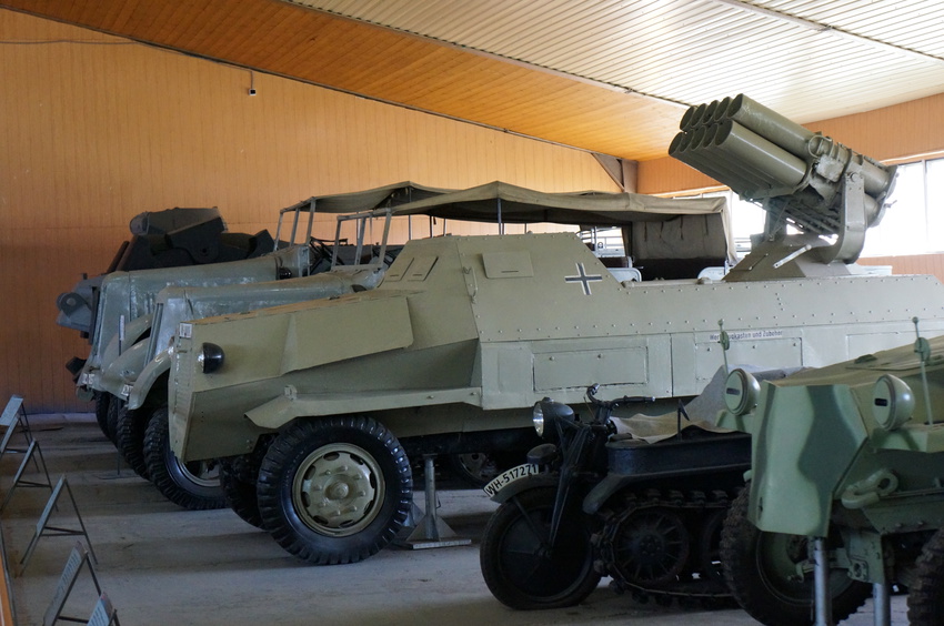 Павильон: Бронированные машины фашистской Германии
