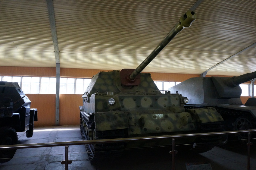 Павильон: Бронированные машины фашистской Германии