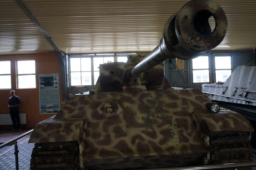 Павильон: Бронированные машины фашистской Германии