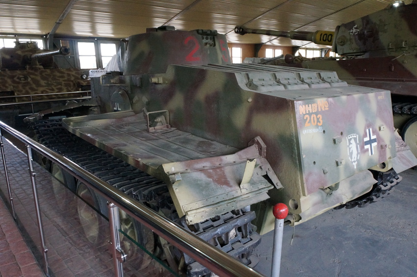 Павильон: Бронированные машины фашистской Германии