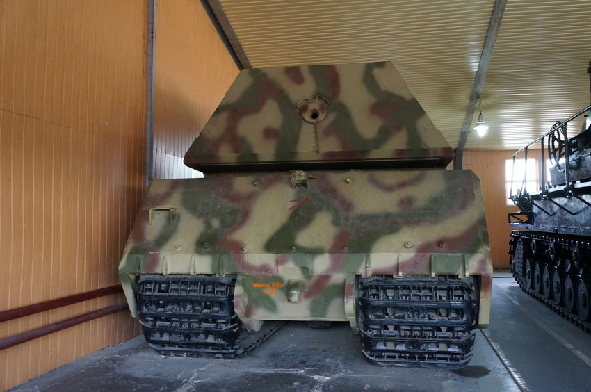 Павильон: Бронированные машины фашистской Германии