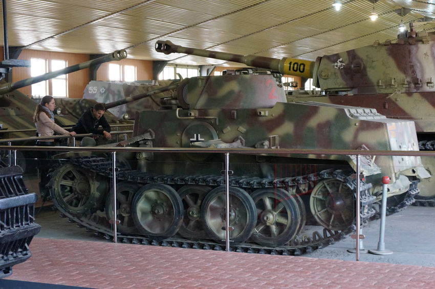 Павильон: Бронированные машины фашистской Германии