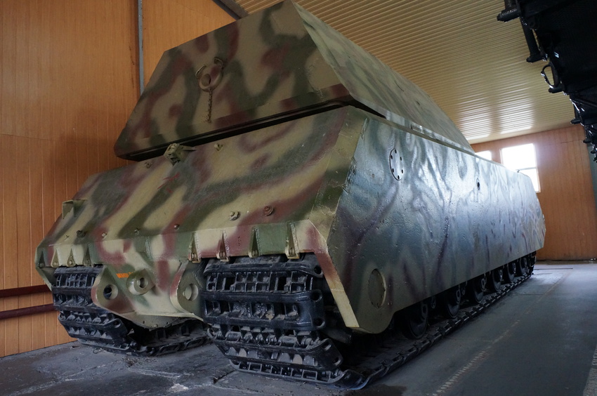 Павильон: Бронированные машины фашистской Германии