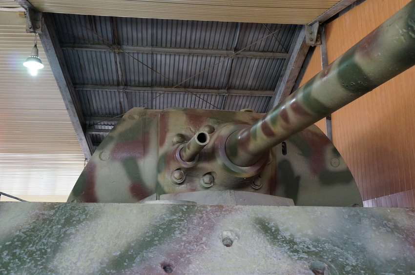 Павильон: Бронированные машины фашистской Германии