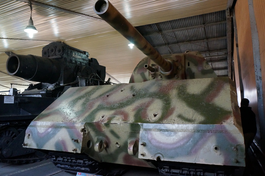 Павильон: Бронированные машины фашистской Германии