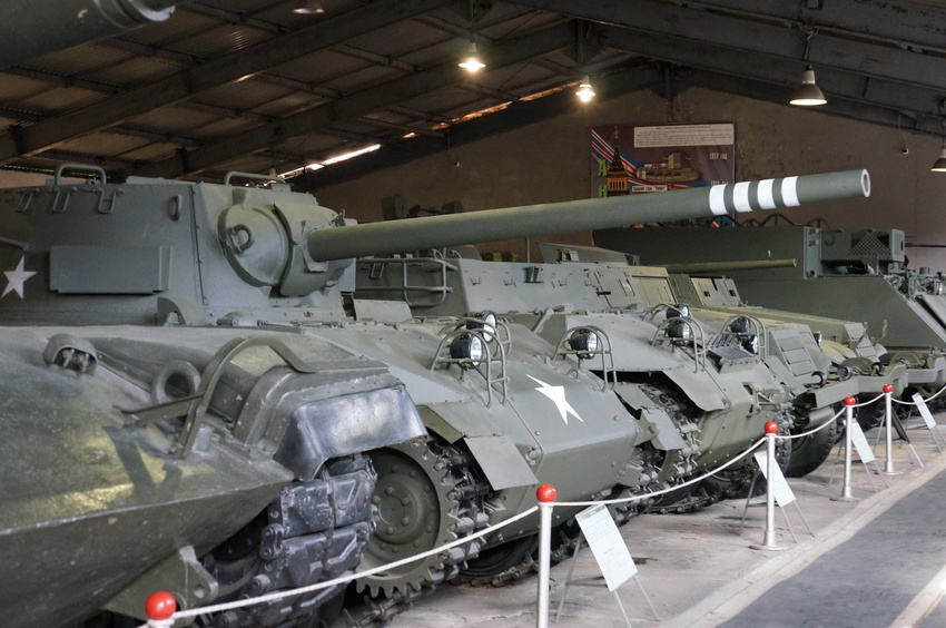 Павильон: Бронированные машины Великобритании, Канады и США