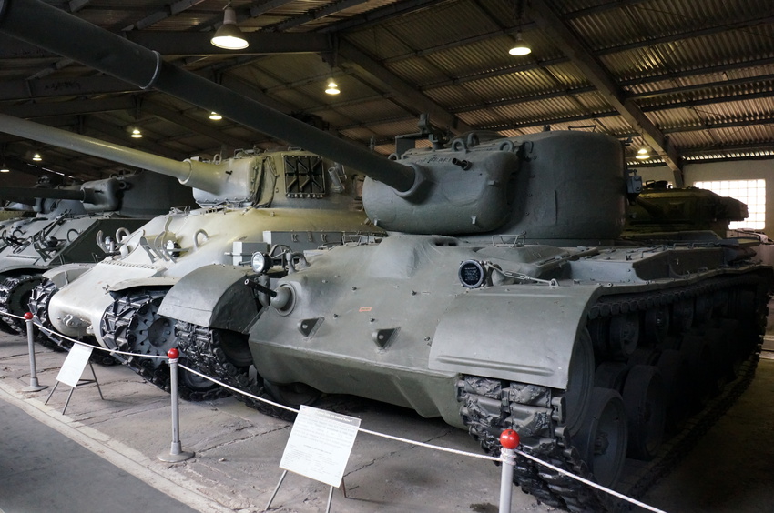 Павильон: Бронированные машины Великобритании, Канады и США