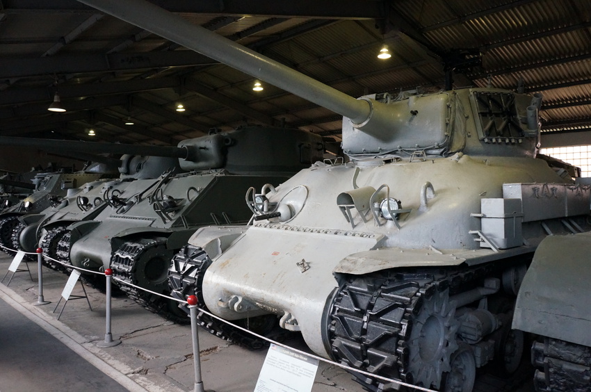 Павильон: Бронированные машины Великобритании, Канады и США