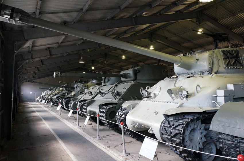 Павильон: Бронированные машины Великобритании, Канады и США