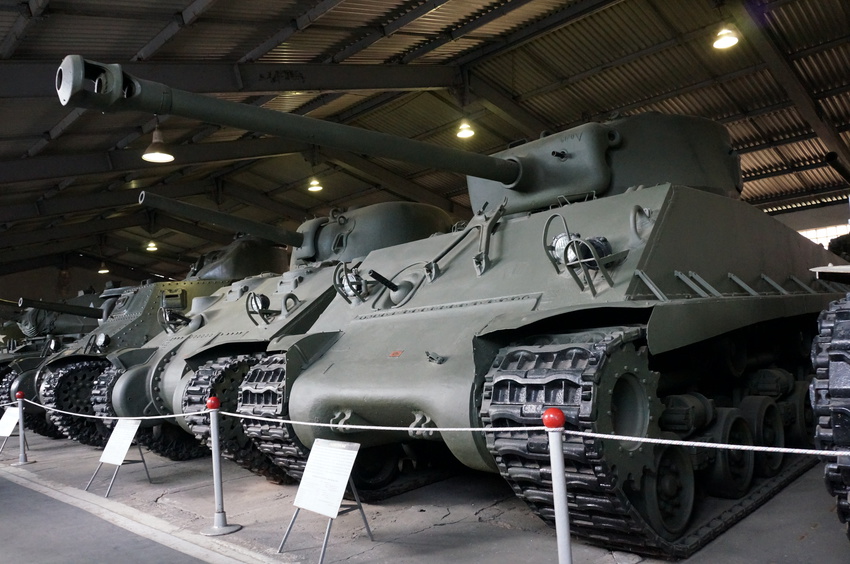 Павильон: Бронированные машины Великобритании, Канады и США