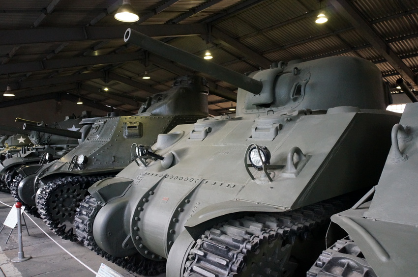 Павильон: Бронированные машины Великобритании, Канады и США