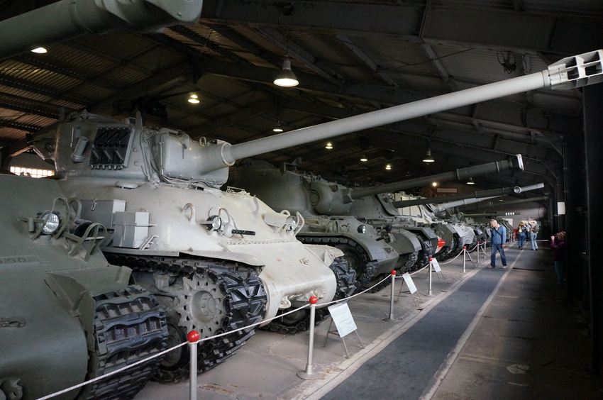 Павильон: Бронированные машины Великобритании, Канады и США